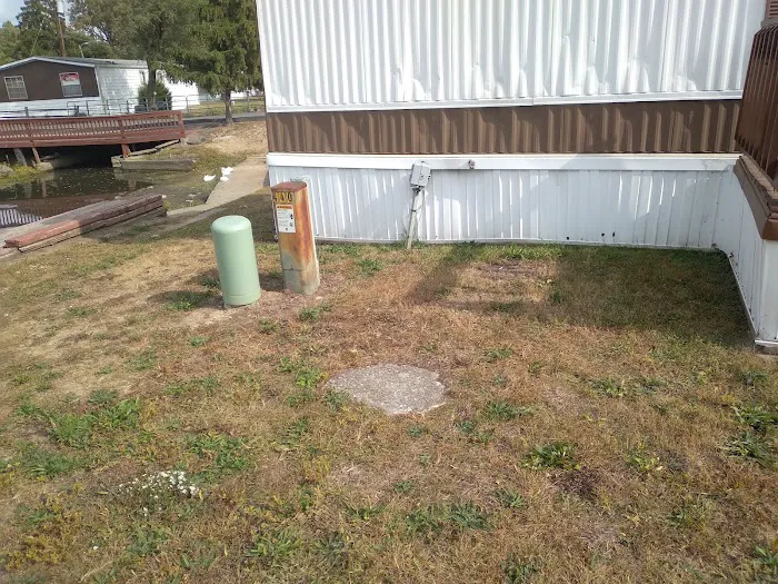 Longacre Mobile Home Park Picture 7