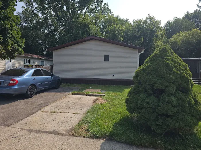 Oakland Estates Mobile Home Park Picture 9