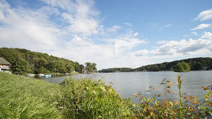 Paradise Bay Park Family Campground Picture 4