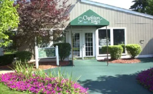 Quality Homes - Clarkston Lakes Picture 3
