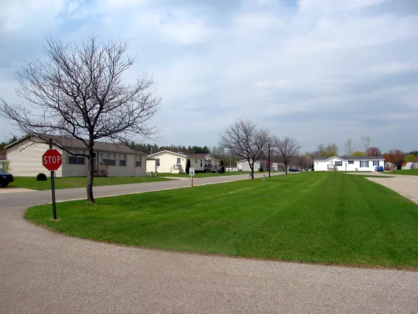 Algoma Estates Manufactured Home Community Picture 6