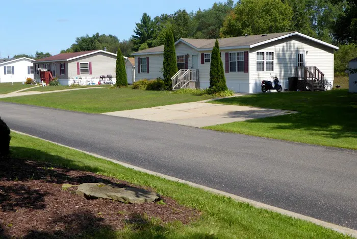 Village Trails Manufactured Home Community Picture 2
