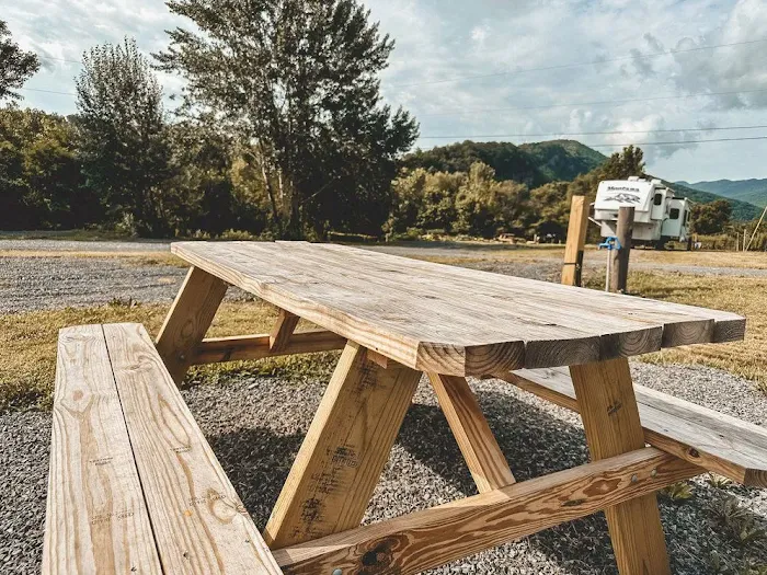 Country Roads Campground Picture 7
