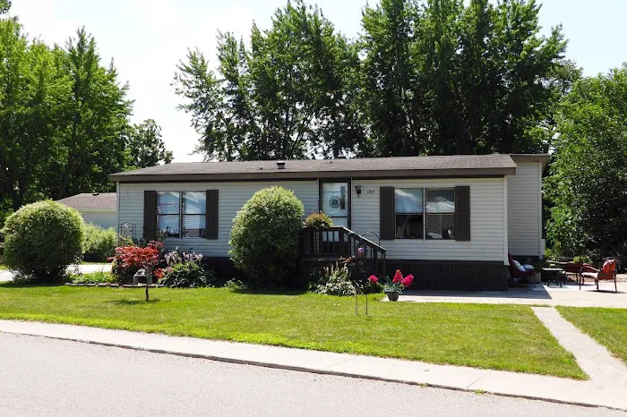 Spring Lake Manufactured Housing Community Picture 2