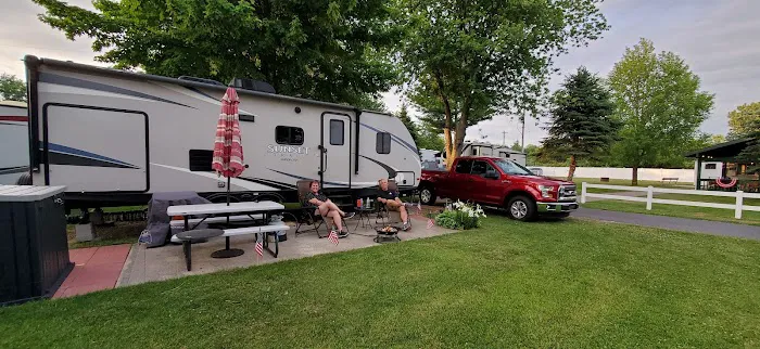Cousins RV Park Picture 2