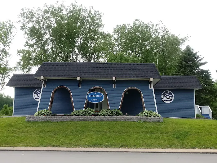 Lake Villa Picture 6