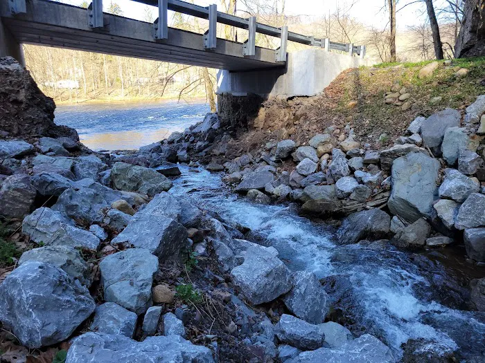 Brooklyn Heights Riverfront Campground Picture 7