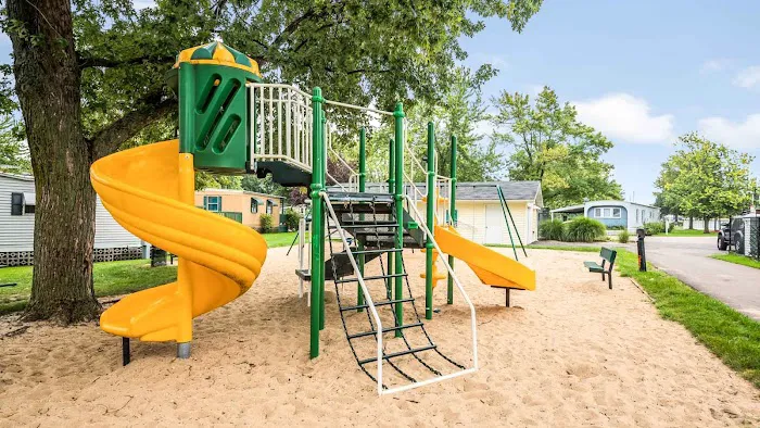 Lincoln Estates Picture 3