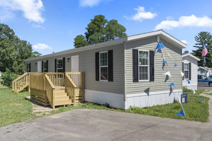 Gaslight Village Manufactured Home Community Picture 4