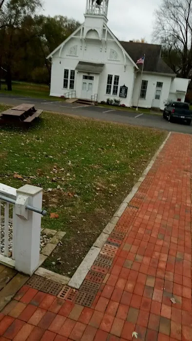 Oak Meadows Mobile Home Community Picture 4