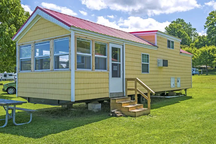 Virginia’s Beach Lakefront Cottages & Camping Picture 4