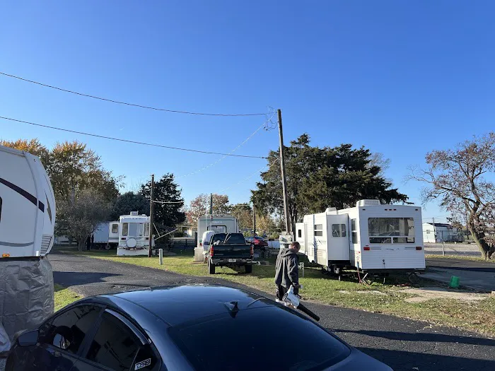 Speedway RV Park Picture 4
