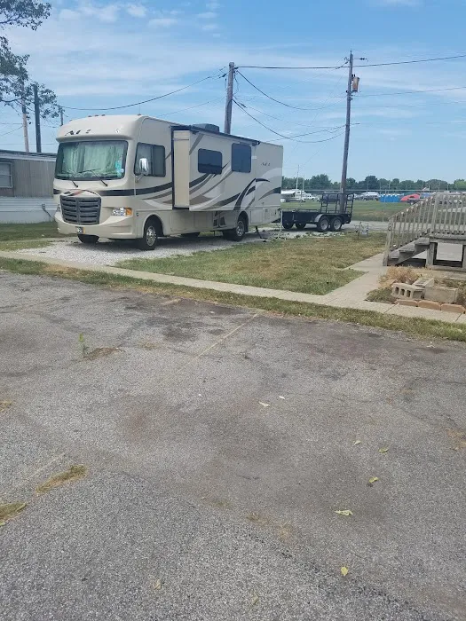 Wilcox Mobile Home Park Picture 2