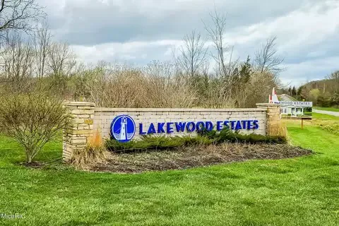 Lakewood Estates Manufactured Home Sale Picture 1