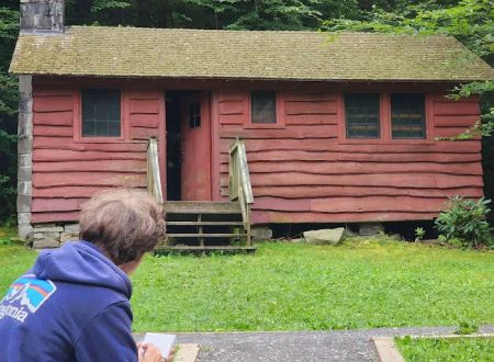 Middle Mountain Cabins