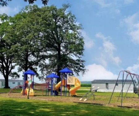 Neighbors of Parkwood Village Manufactured Home Community