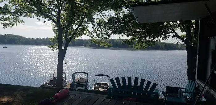 Holiday Terrace Mobile Home Park Picture 2