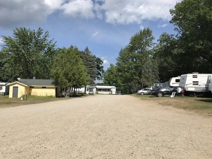 Holiday Terrace Mobile Home Park Picture 3