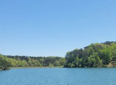 Lake Robertson Campground