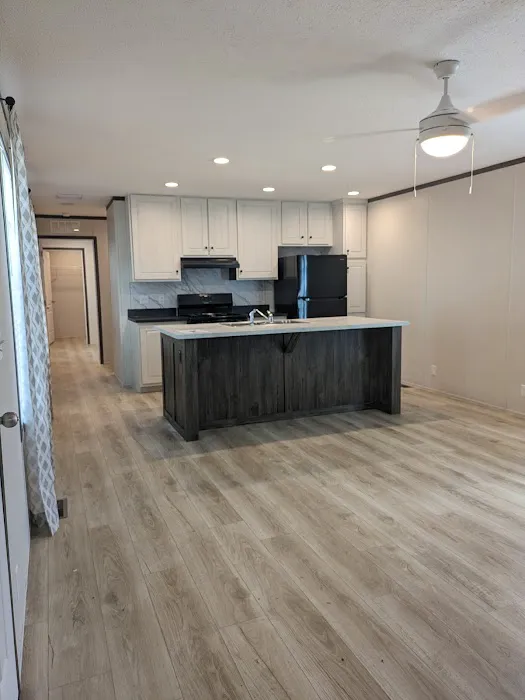 Grand Country Mobile Home Village Picture 4