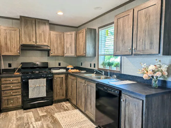 Grand Country Mobile Home Village Picture 3