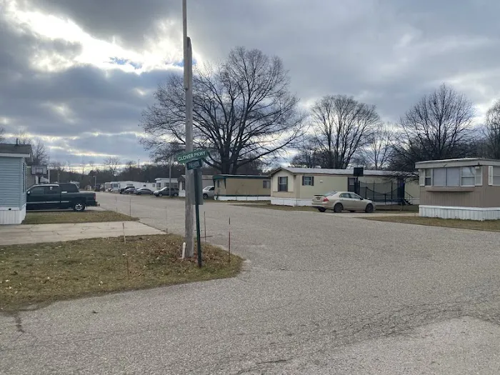 Clover Estates Mobile Home Community Picture 3