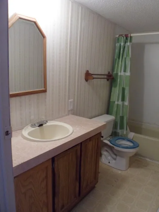 Country Estates Mobile Home Park Picture 3