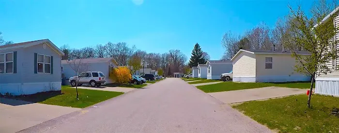 Hidden Oaks Mobile Home Park Picture 3