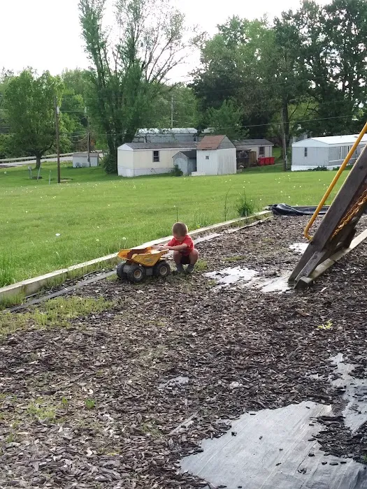 Capital Mobile Home Park Picture 8