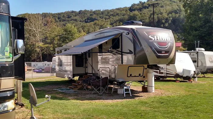 Smith's Landing Campground Picture 6