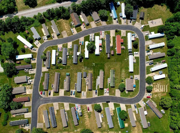 Rosewood Pointe Mobile Home Park Picture 2