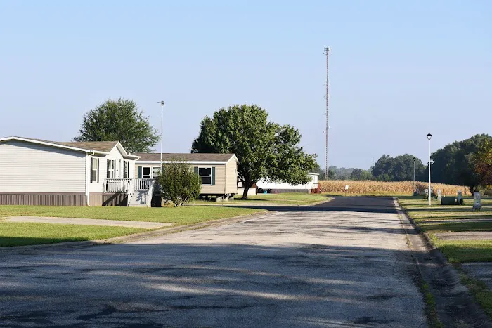 Amberly Pointe Mobile Home Park Picture 9