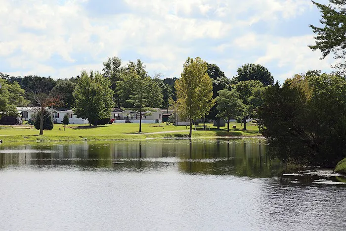 Echo Lake Manufactured Home Community Picture 3