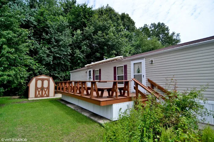 Lakeside Manor Manufactured Home Community Picture 7