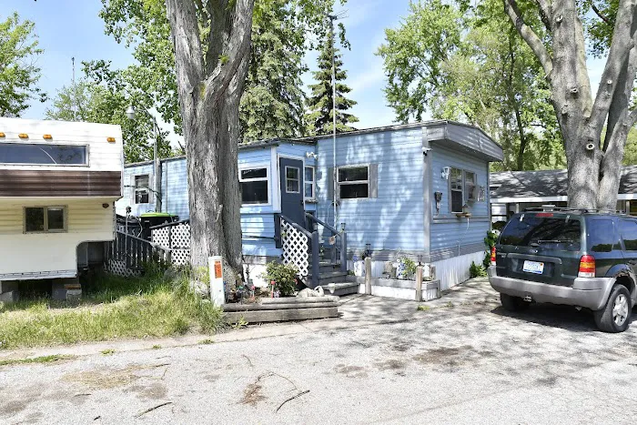 Saginaw Estates Mobile Home Park Picture 3