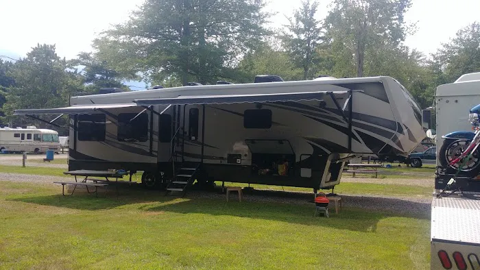Evergreen Lake Park RV Sales Picture 8