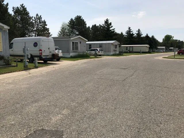 Broadway Acres Picture 1