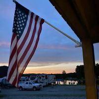 Johnny B's Campground ico
