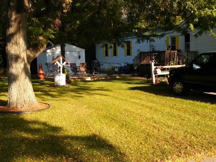 Meadows Mobile Home Park Picture 10