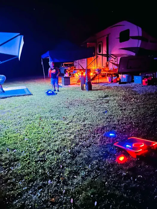 Hollybrook Farm Campground Picture 4