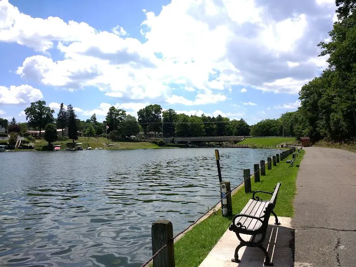 Mona Lake Mobile Homes Park Picture 1