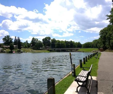 Mona Lake Mobile Homes Park