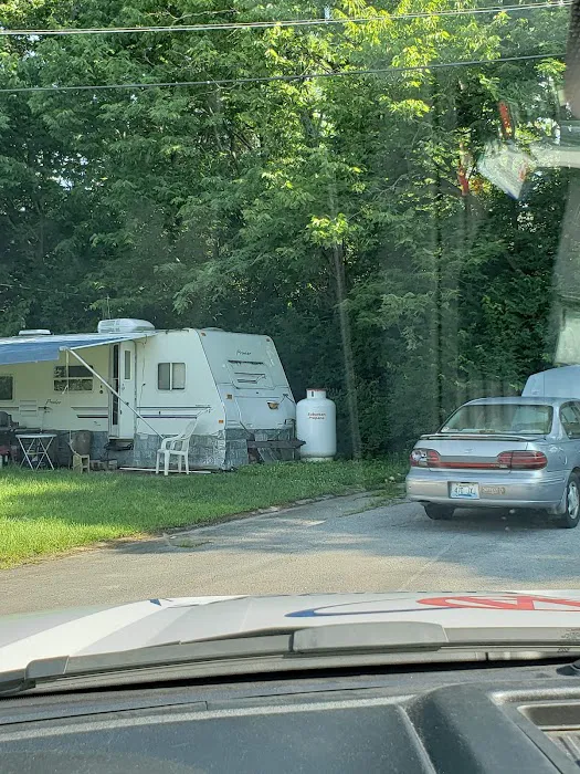 Co-Z Mobile Home Park Picture 6