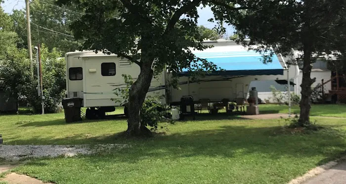 Co-Z Mobile Home Park Picture 3