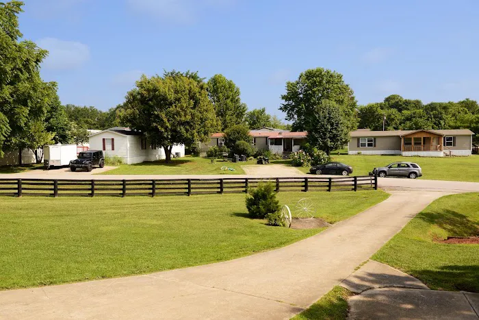 Adams Pointe Mobile Home Park Picture 10