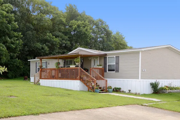 Adams Pointe Mobile Home Park Picture 1
