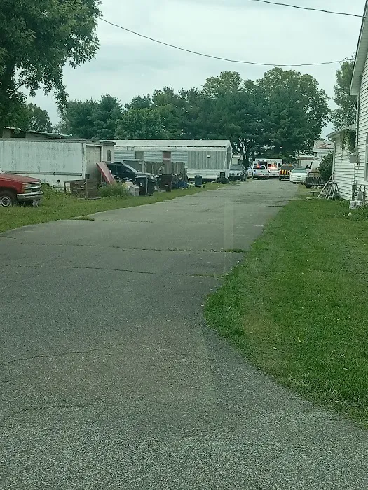 Davis Mobile Home Park Picture 4