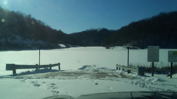 Curtisville Lake and Campground Picture 4