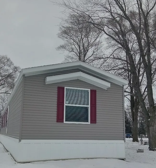 Creekside Manor Mobile Home Park Picture 10
