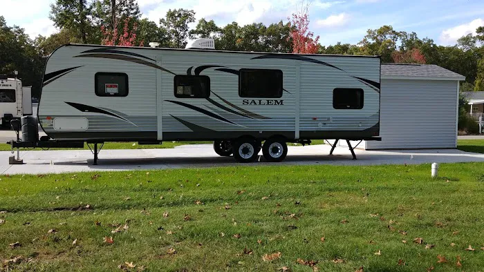 Pere Marquette Oaks RV Resort Picture 10
